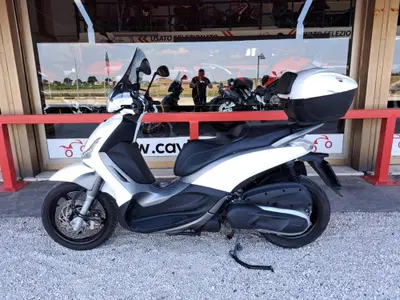 Piaggio Beverly 350 SportTouring ie ABS (2011 - 17) usata