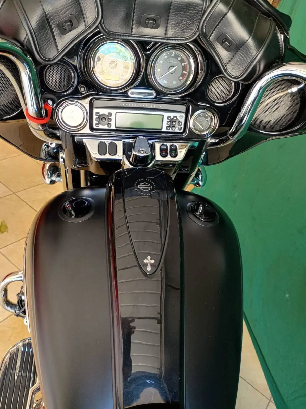 Harley-Davidson 1800 Street Glide (2010 - 11) - FLHXSE (7)