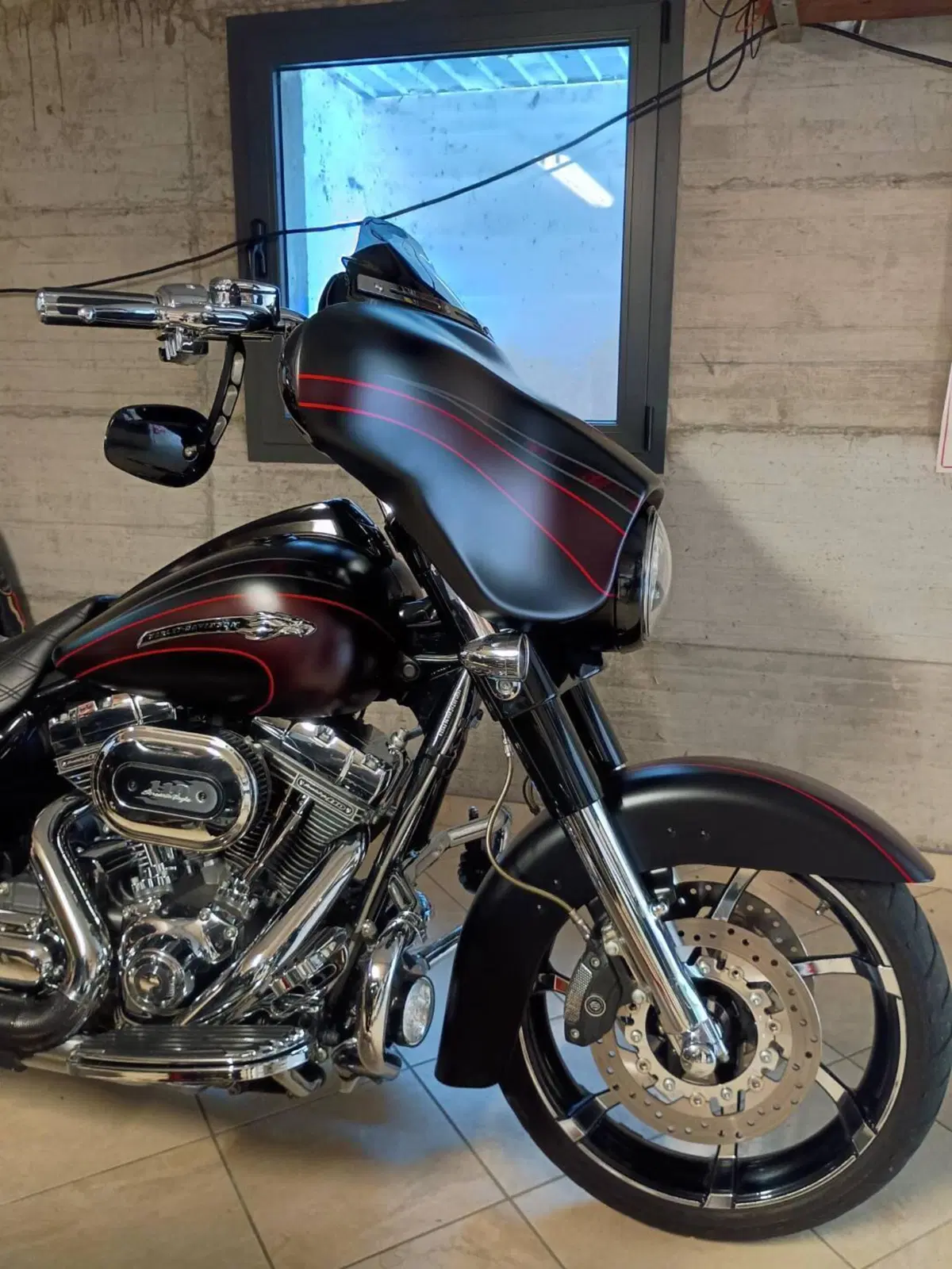 Harley-Davidson 1800 Street Glide (2010 - 11) - FLHXSE (9)