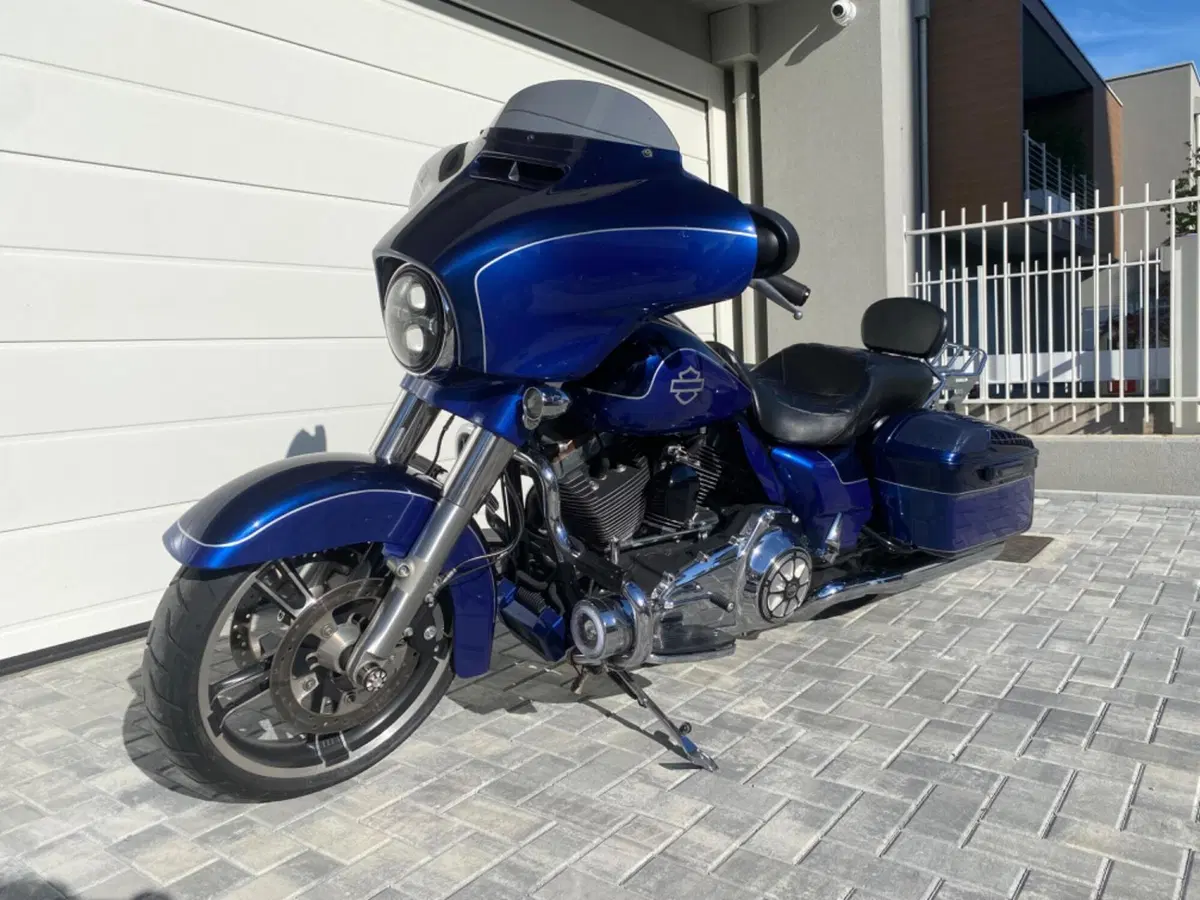 Harley-Davidson 1690 Street Glide Special (2014 - 16) - FLHX