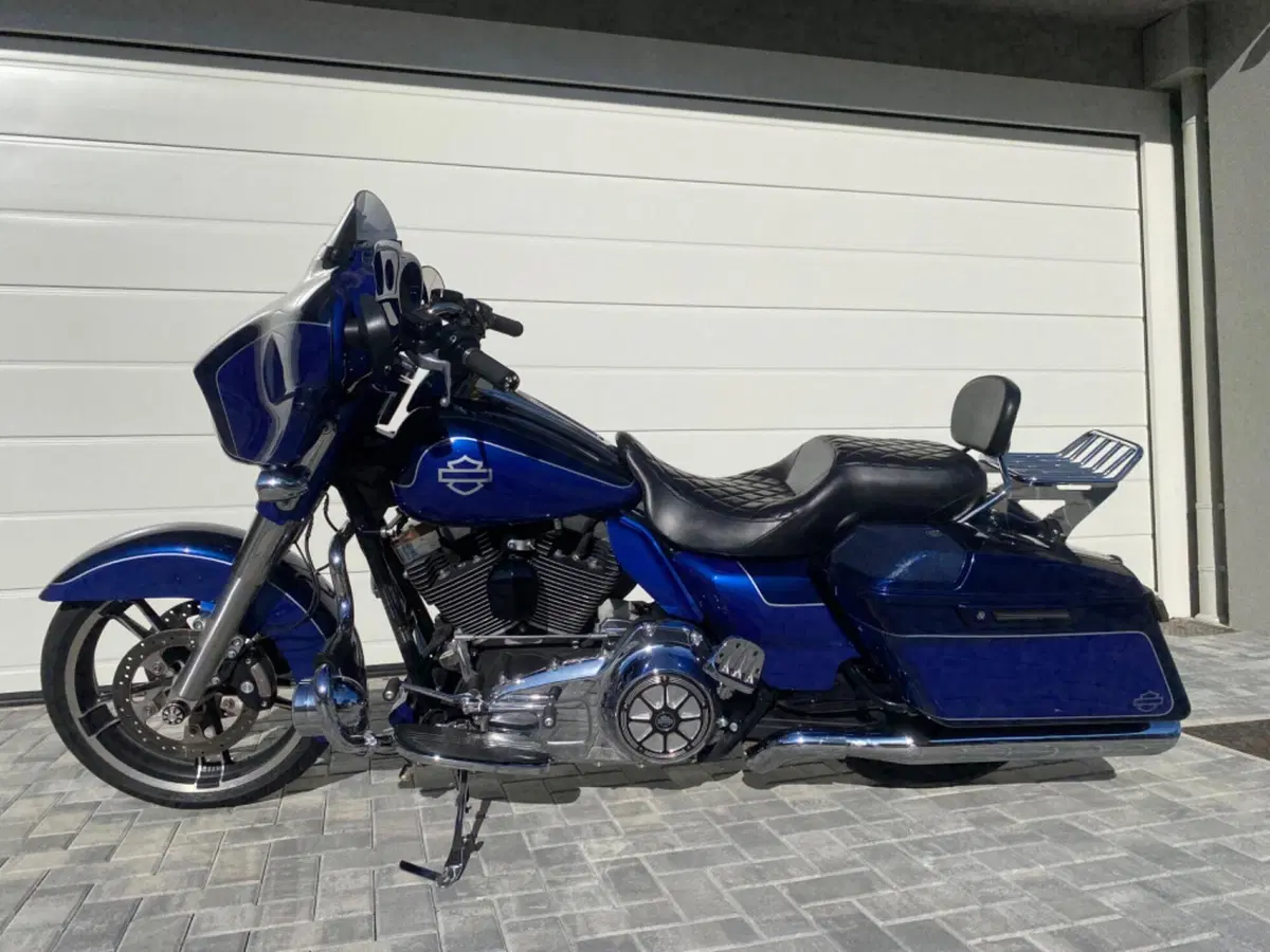Harley-Davidson 1690 Street Glide Special (2014 - 16) - FLHX (2)