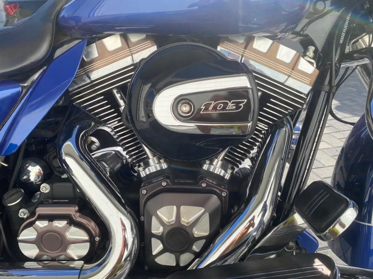 Harley-Davidson 1690 Street Glide Special (2014 - 16) - FLHX (8)