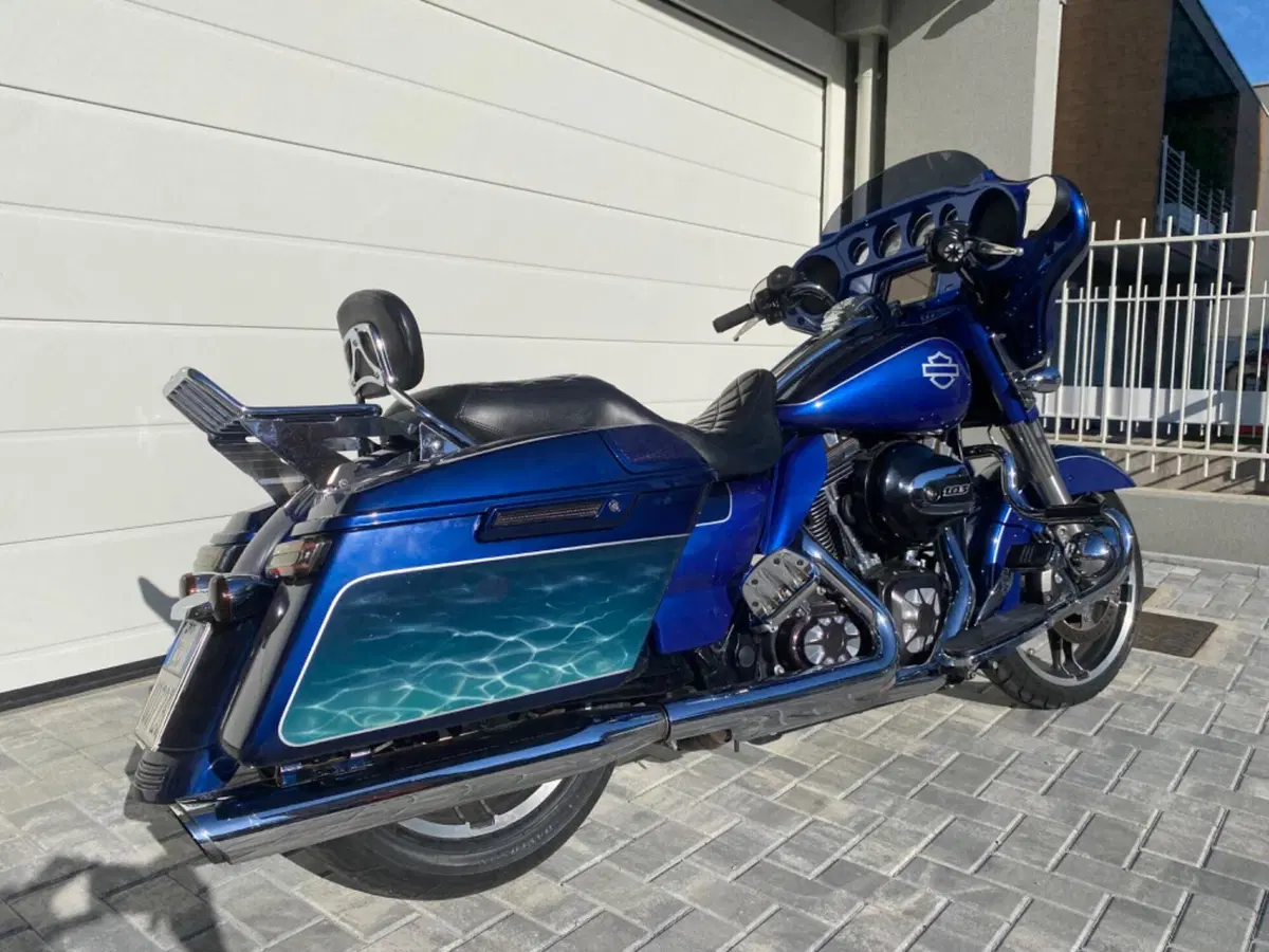 Harley-Davidson 1690 Street Glide Special (2014 - 16) - FLHX (17)
