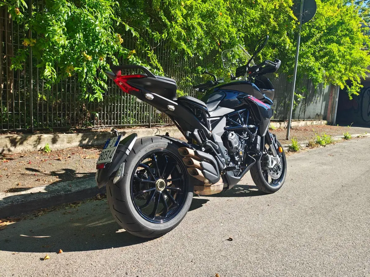MV Agusta Turismo Veloce 800 R (2023 - 26) (3)