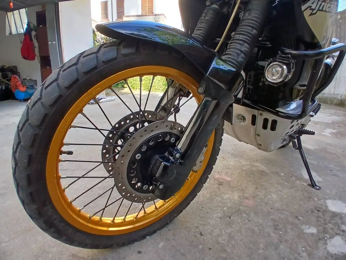 Honda Africa Twin XRV 750 (1996 - 02) (7)