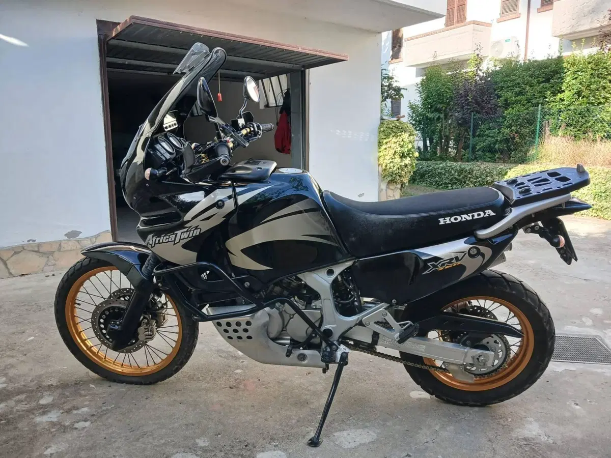Honda Africa Twin XRV 750 (1996 - 02) (2)