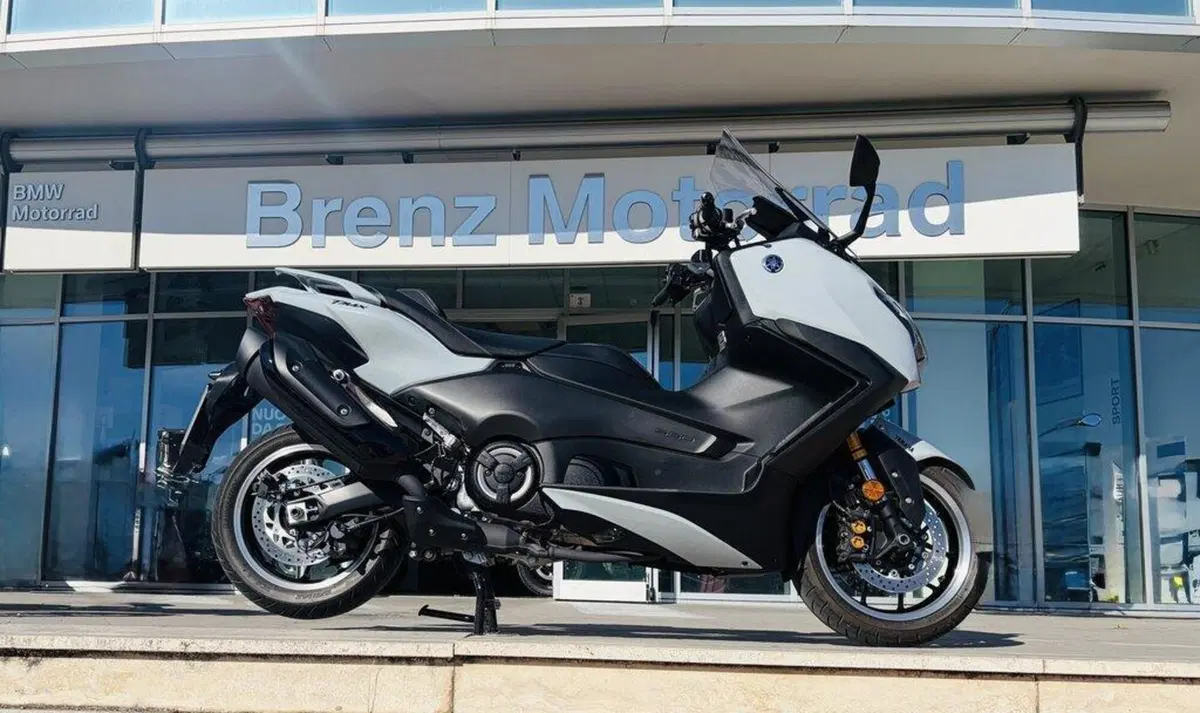 Yamaha T-Max 560 (2025 - 26)