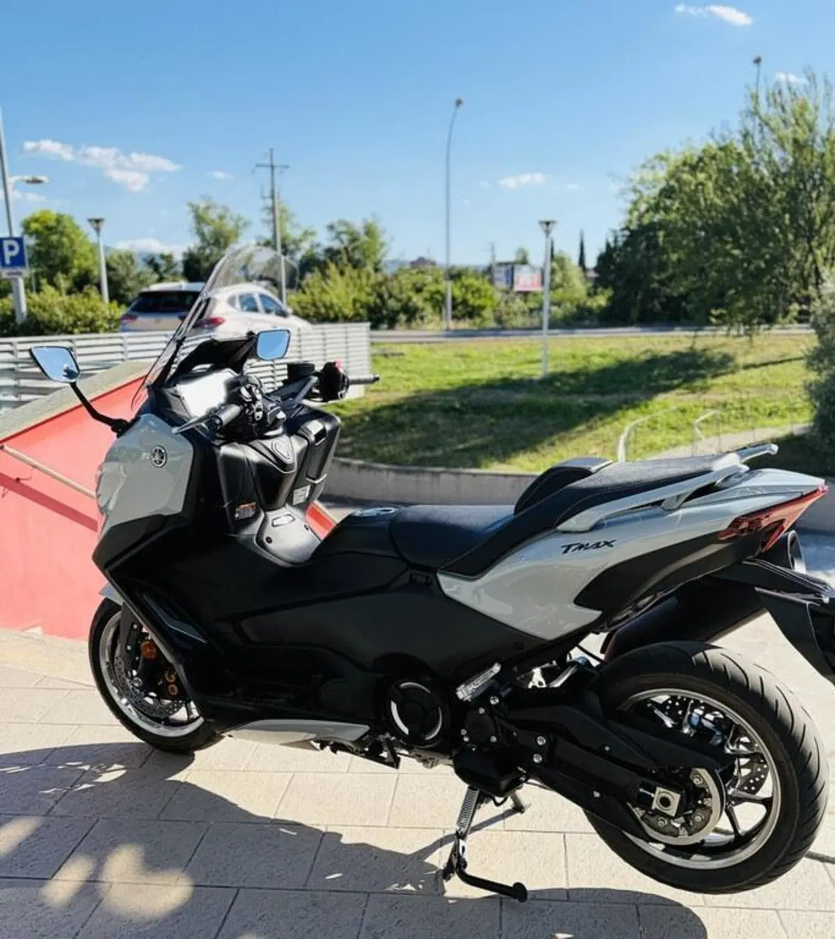 Yamaha T-Max 560 (2025 - 26) (8)