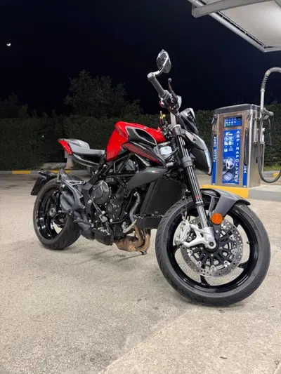 MV Agusta Brutale 800 R (2023 - 25) usata