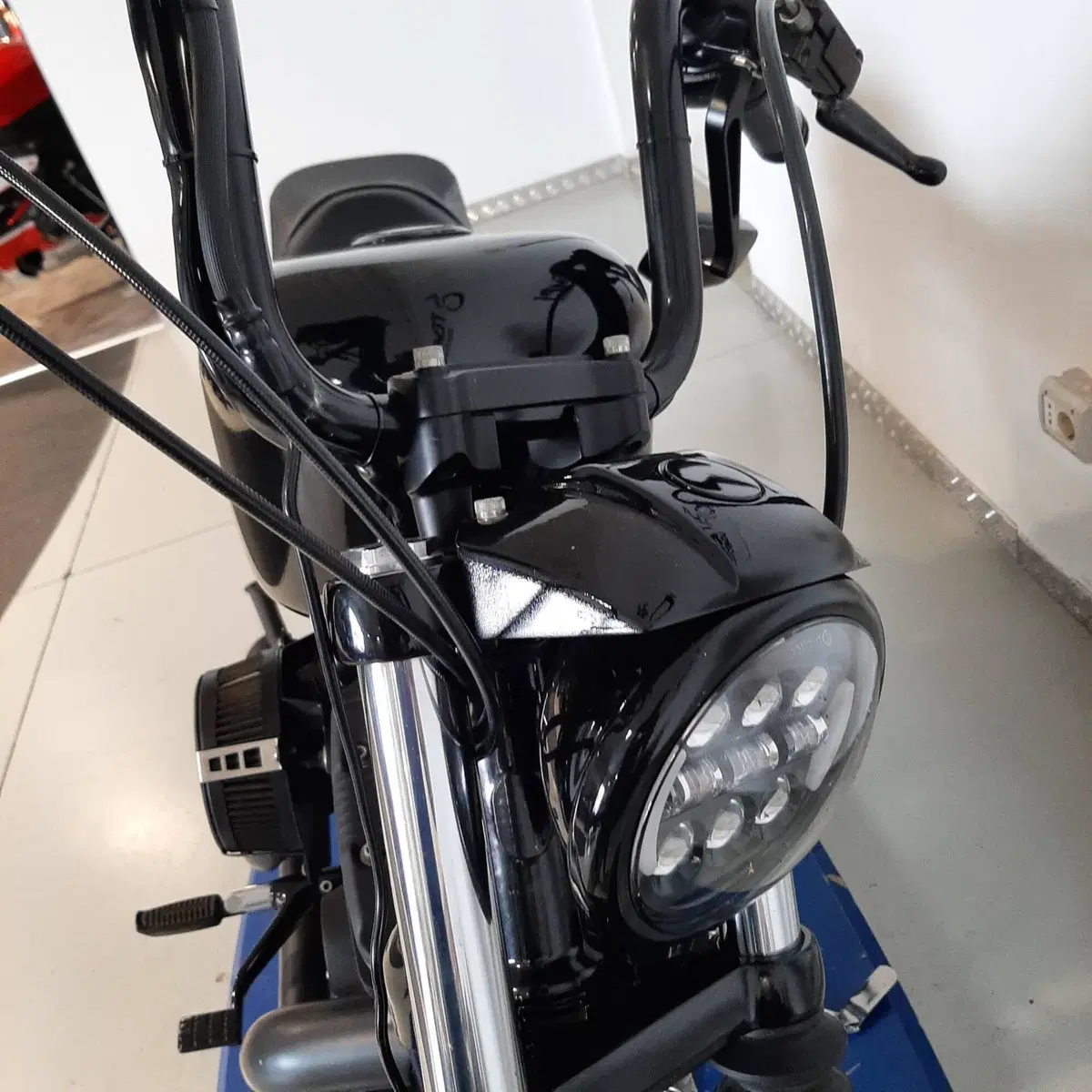 Harley-Davidson 883 Iron (2009 - 11) - XL 883N (4)