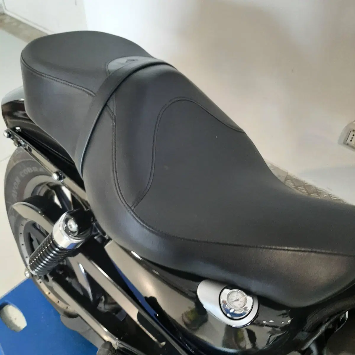 Harley-Davidson 883 Iron (2009 - 11) - XL 883N (9)