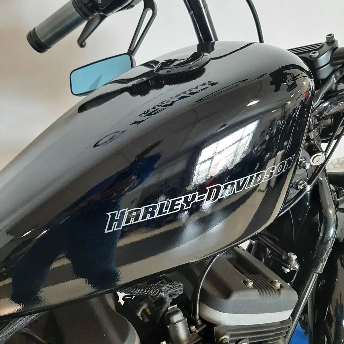 Harley-Davidson 883 Iron (2009 - 11) - XL 883N (10)