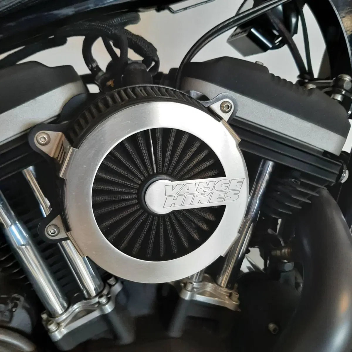 Harley-Davidson 883 Iron (2009 - 11) - XL 883N (11)