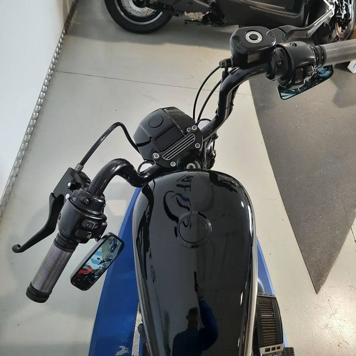 Harley-Davidson 883 Iron (2009 - 11) - XL 883N (13)