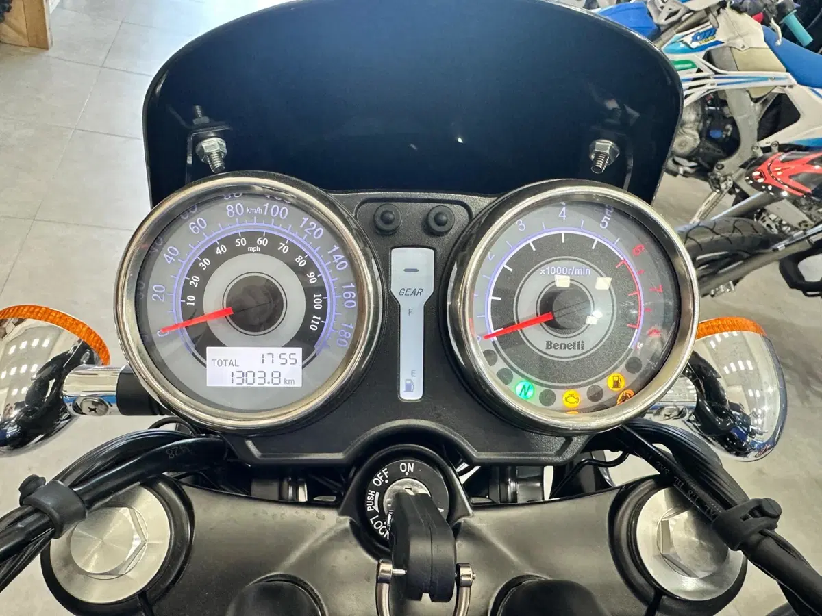 Benelli Imperiale 400 (2021 - 25) (2)
