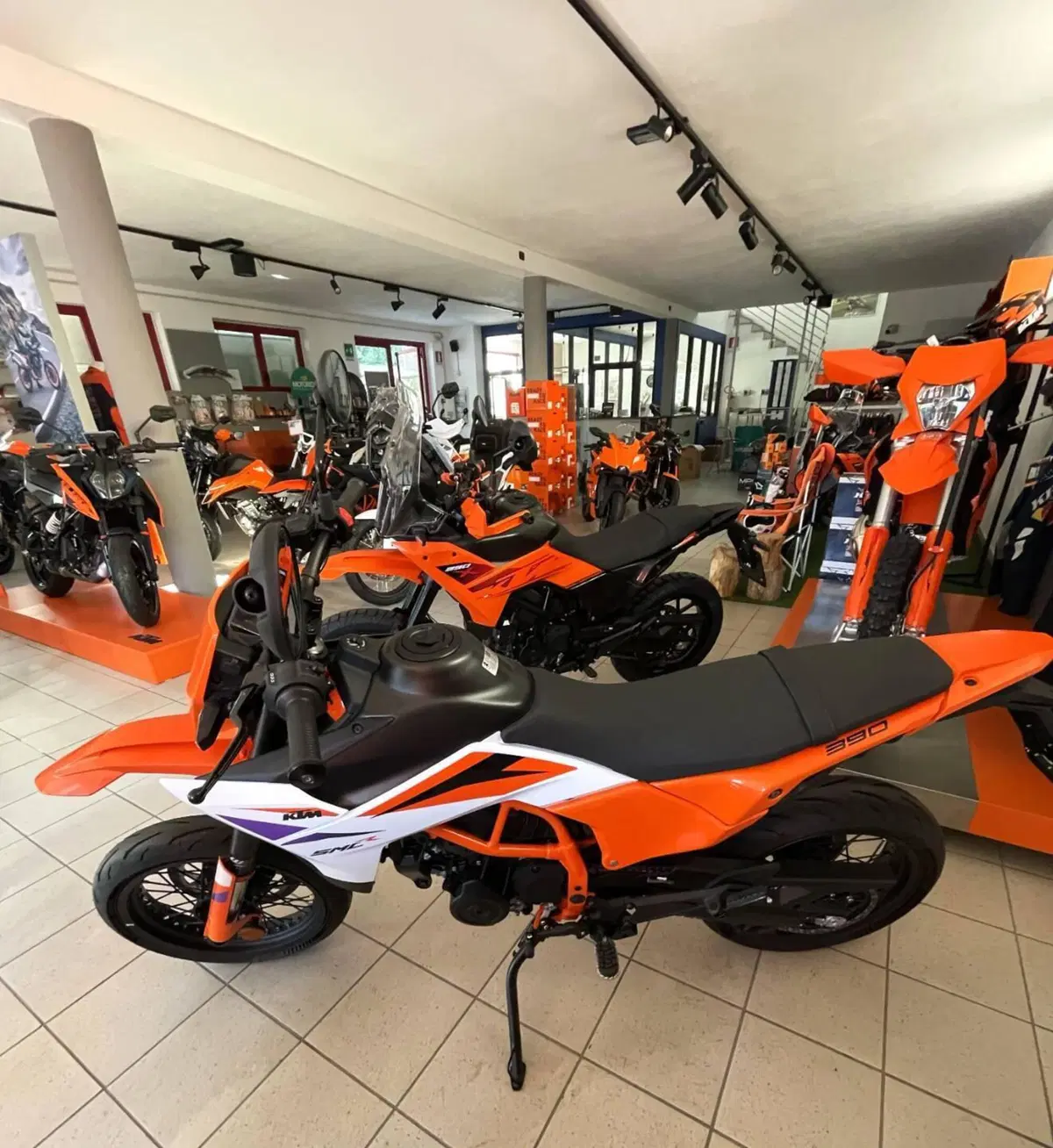 KTM 390 SMC R (2025 - 26) (2)