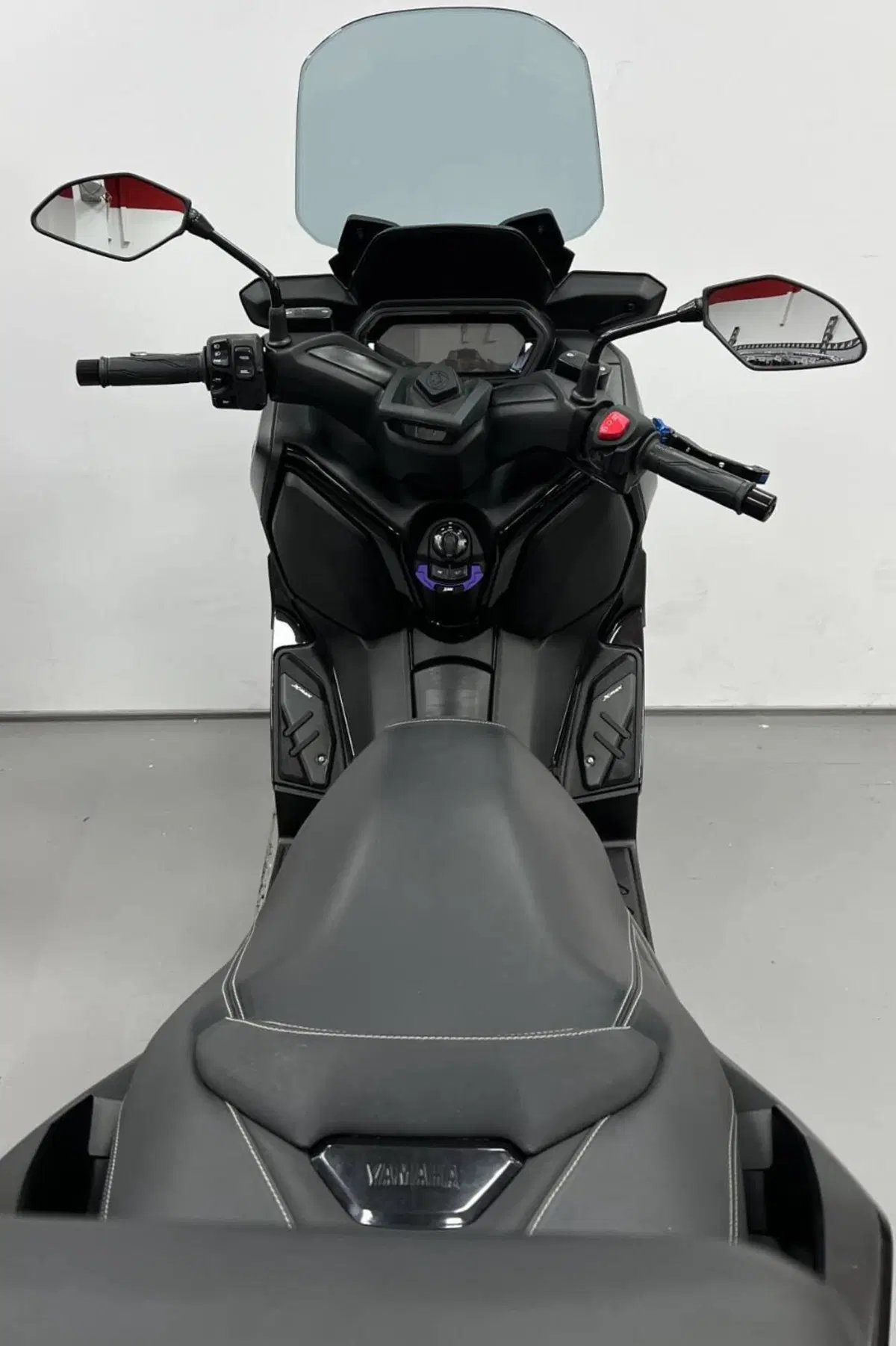 Yamaha X-Max 300 (2021 - 24) (4)