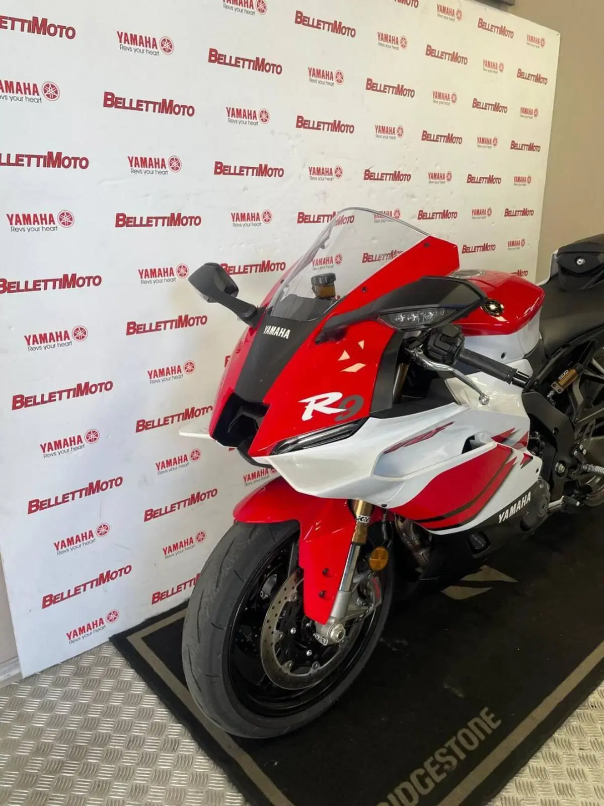 Yamaha YZF R9 70th (2026) (3)