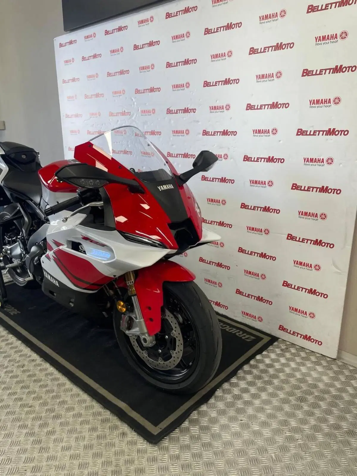 Yamaha YZF R9 70th (2026) (5)