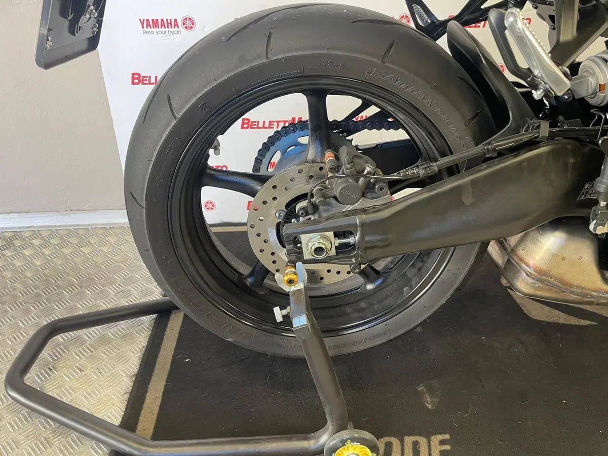 Yamaha YZF R9 70th (2026) (8)