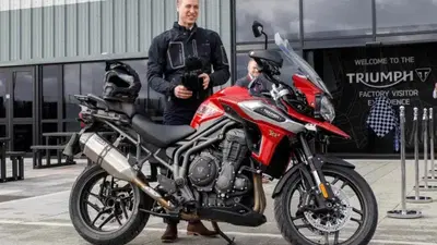La passione del Principe William per le moto, uno di noi!