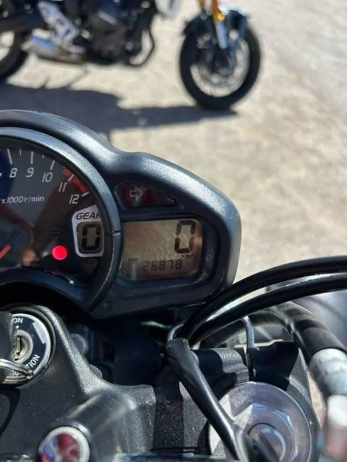 Suzuki Gladius 650 SFV (2009 - 15) (7)