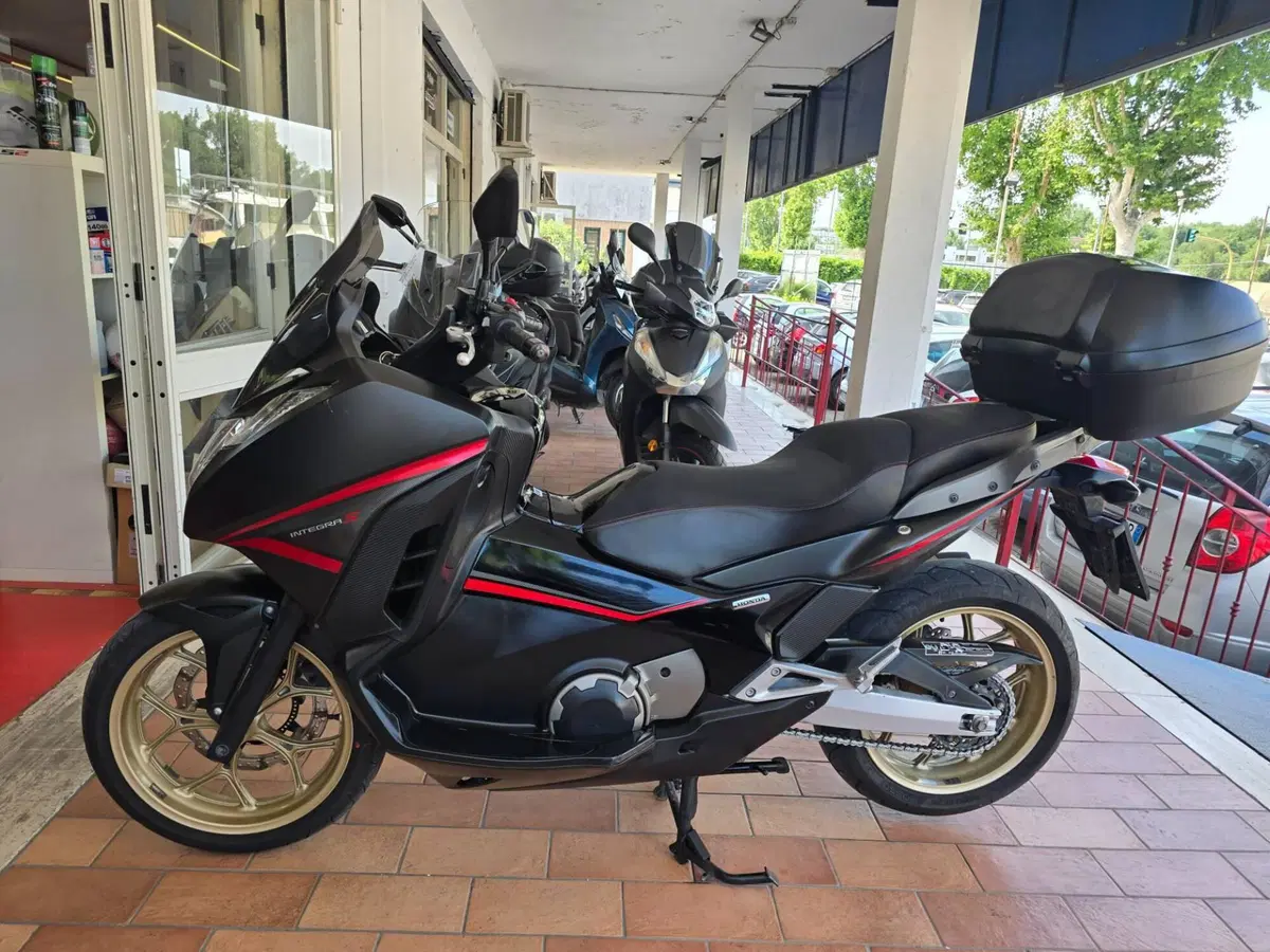 Honda Integra 750 DCT Sport (2017) (2)
