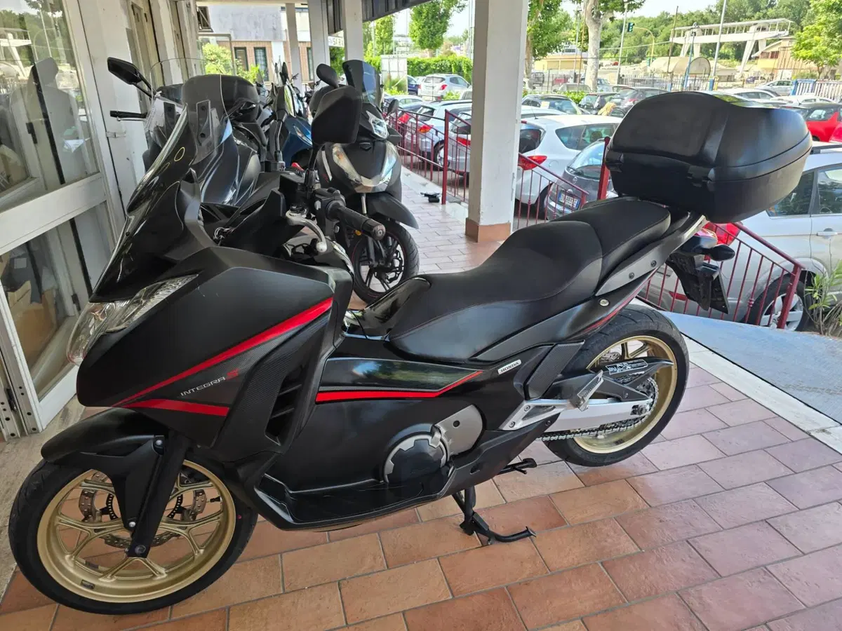 Honda Integra 750 DCT Sport (2017) (4)