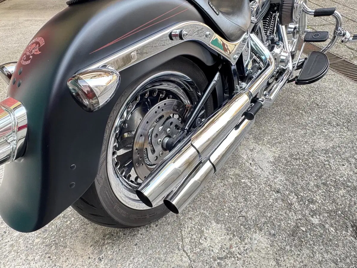 Harley-Davidson 1584 Fat Boy (2008 - 10) - FLSTF (6)