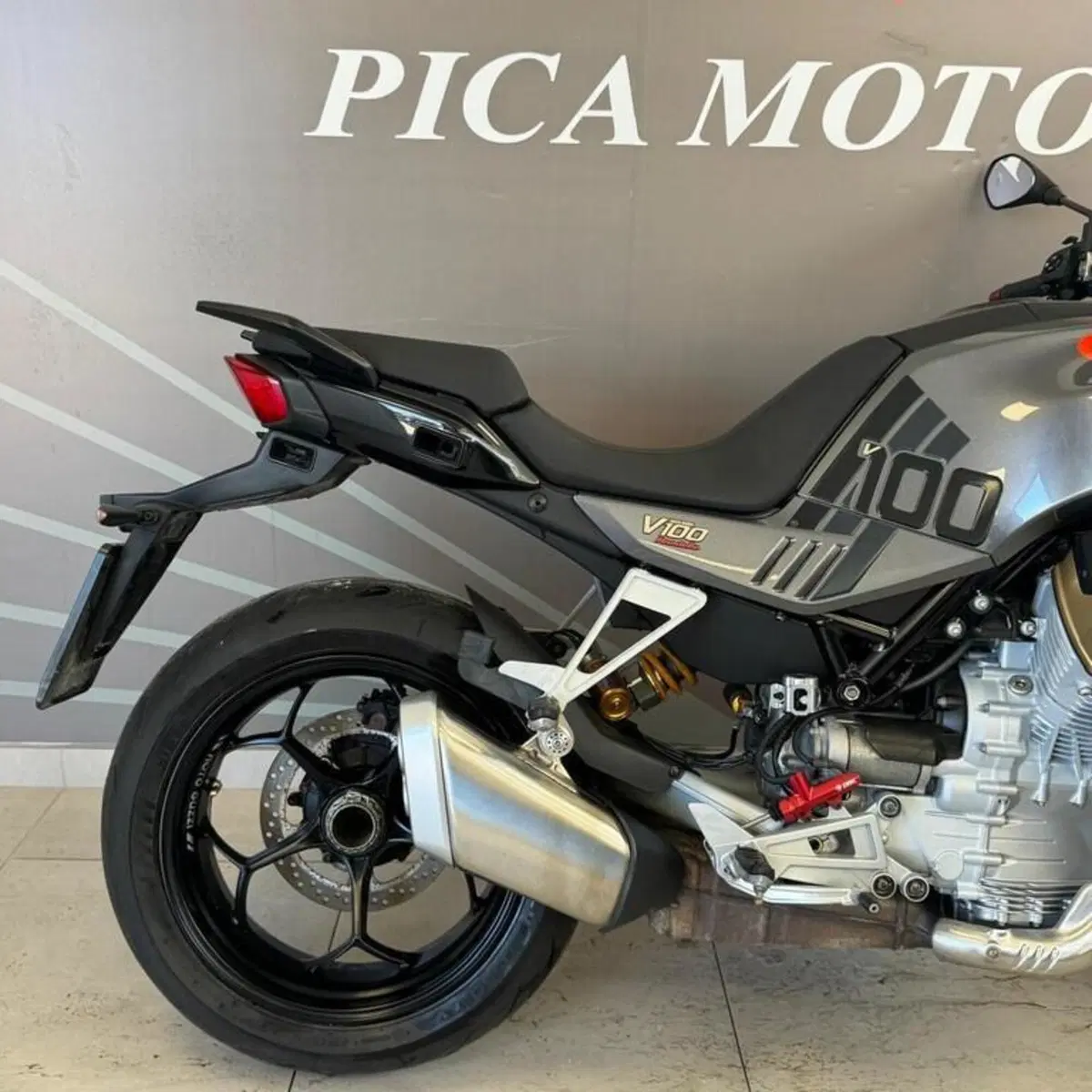 Moto Guzzi V100 Mandello S (2022 - 24) (2)