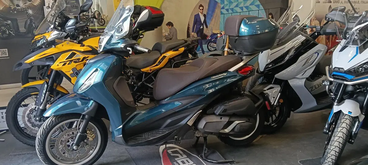Piaggio Beverly 400 ABS-ASR (2021 - 24) (5)
