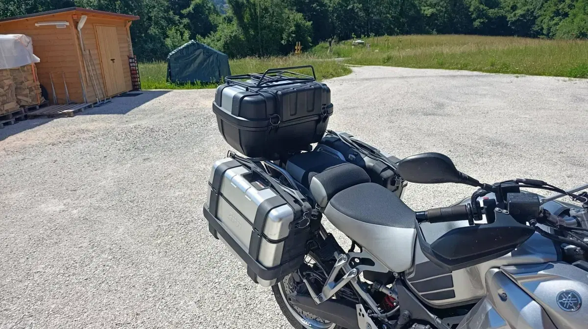 Yamaha XT1200Z Super Ténéré First Edition (2010 - 11) (8)