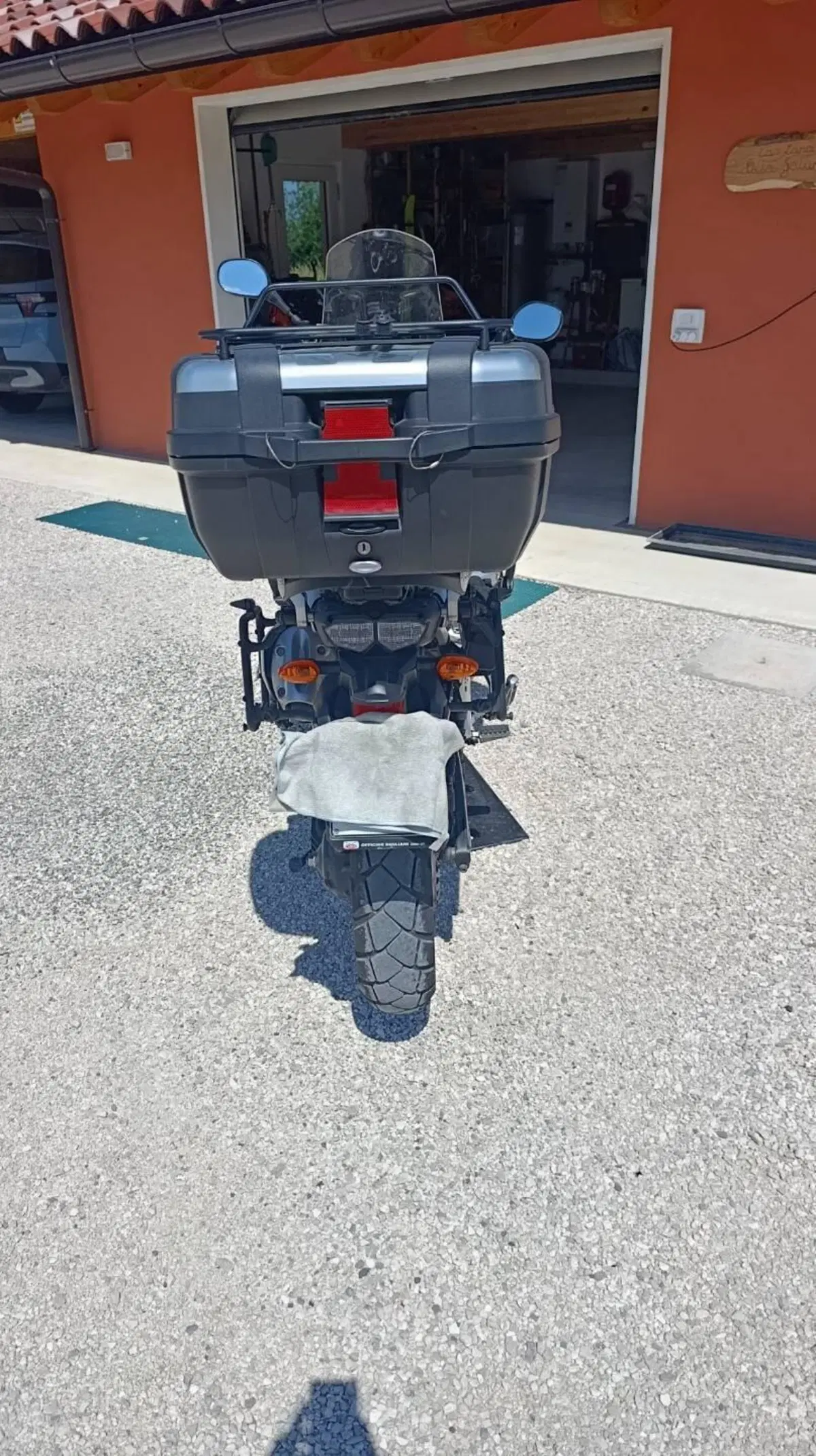 Yamaha XT1200Z Super Ténéré First Edition (2010 - 11) (10)