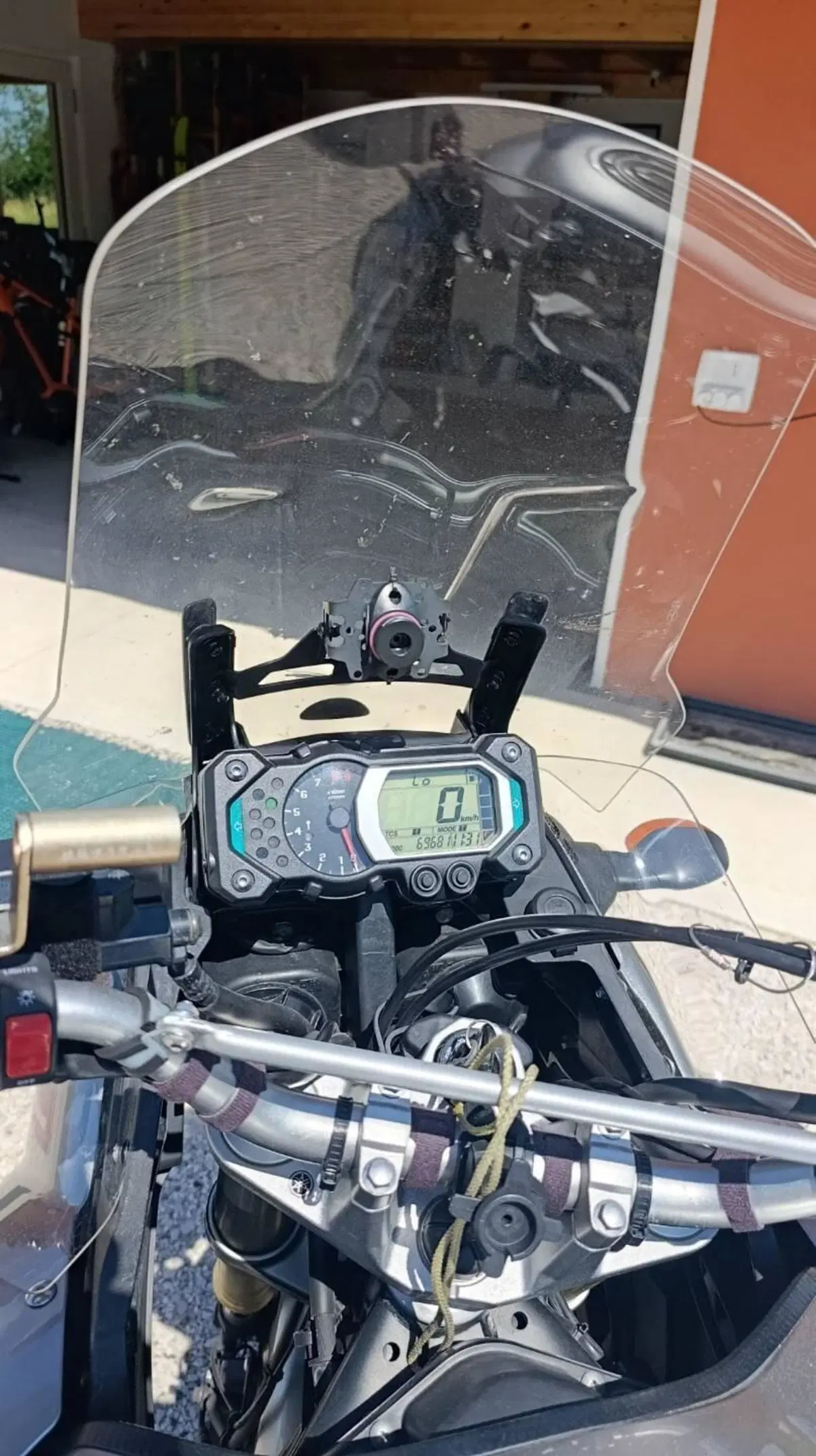 Yamaha XT1200Z Super Ténéré First Edition (2010 - 11) (13)