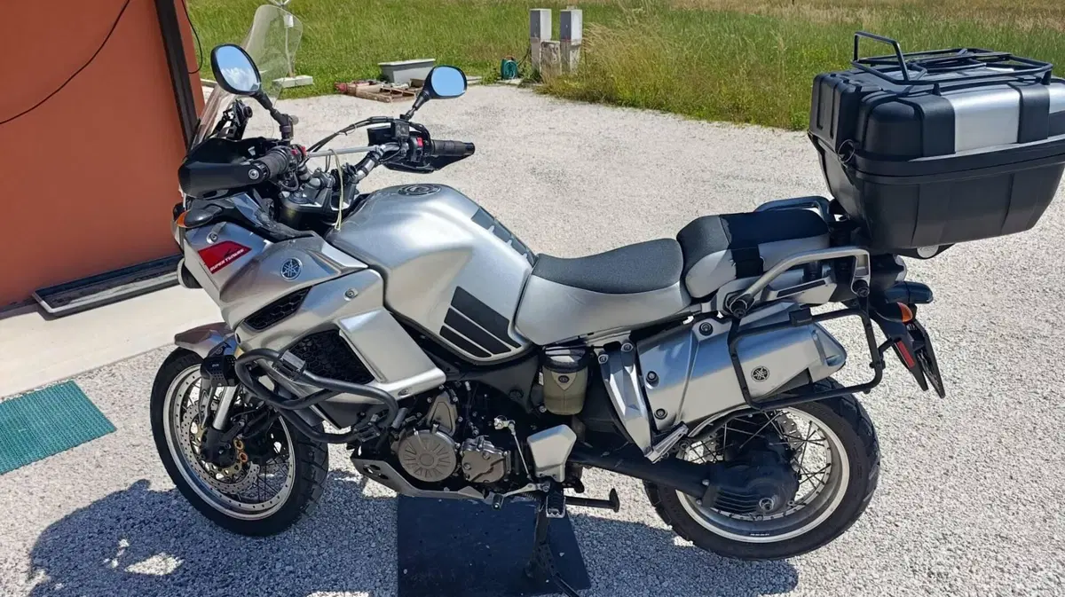 Yamaha XT1200Z Super Ténéré First Edition (2010 - 11) (14)