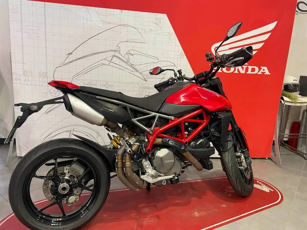 Ducati Hypermotard 950 (2022 - 25) (2)