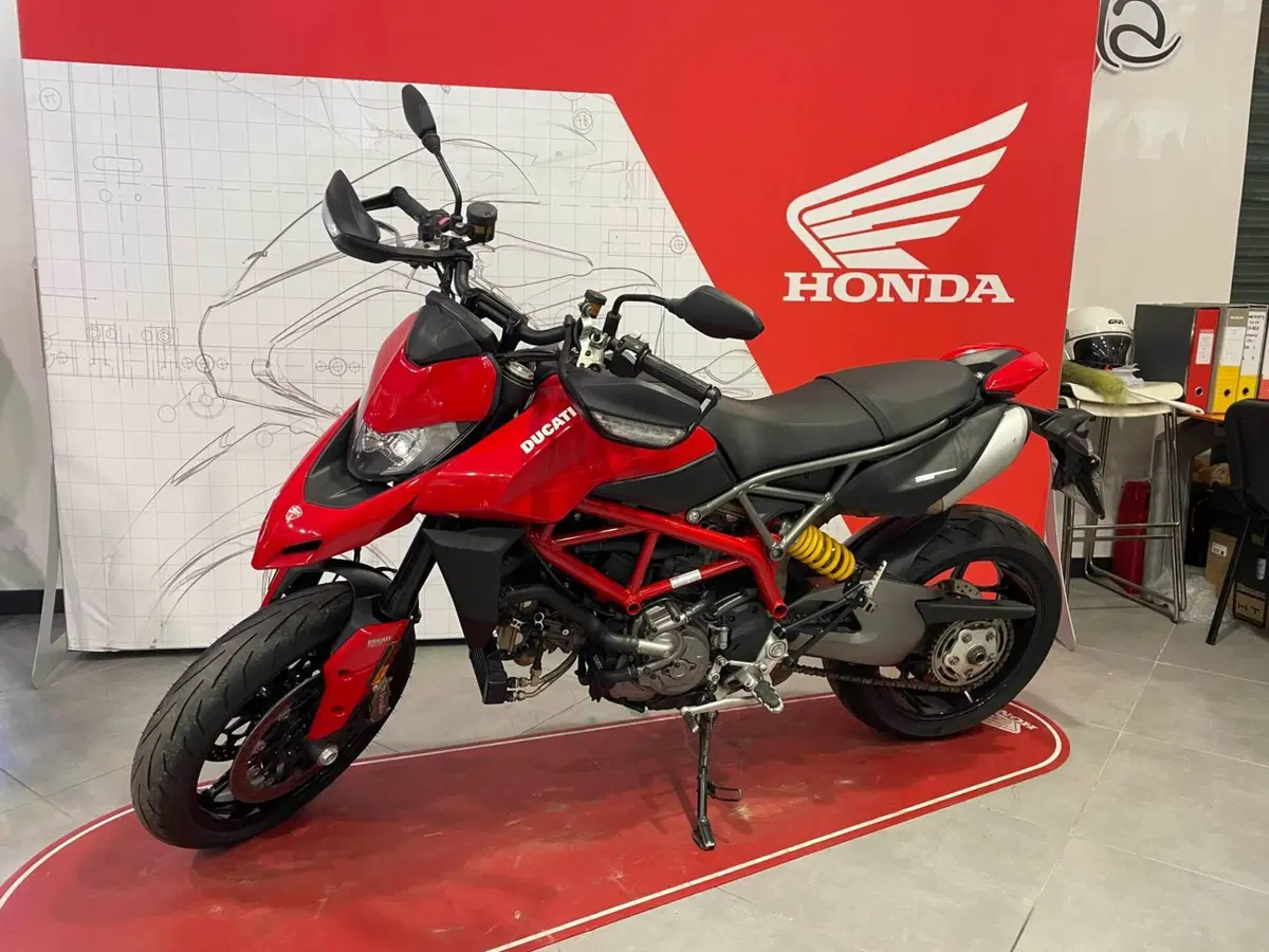 Ducati Hypermotard 950 (2022 - 25) (8)