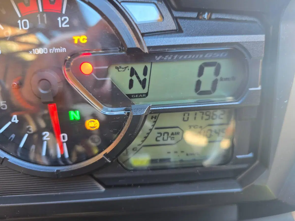 Suzuki V-Strom 650XT (2021 - 25) (9)