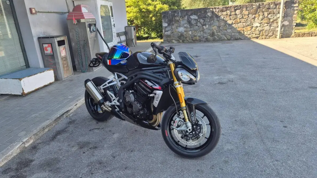Triumph Speed Triple 1200 RS (2021 - 24) (2)