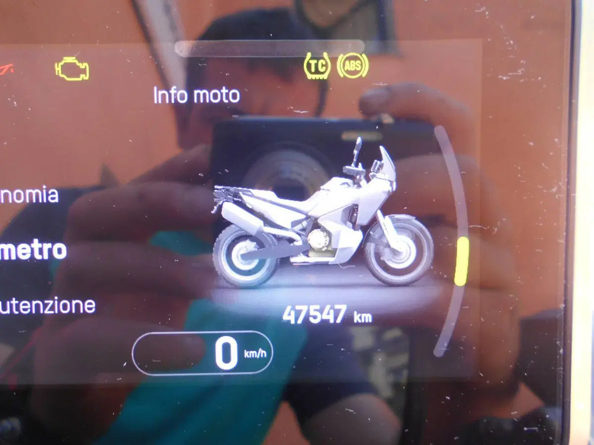 Husqvarna Norden 901 (2022 - 26) (3)