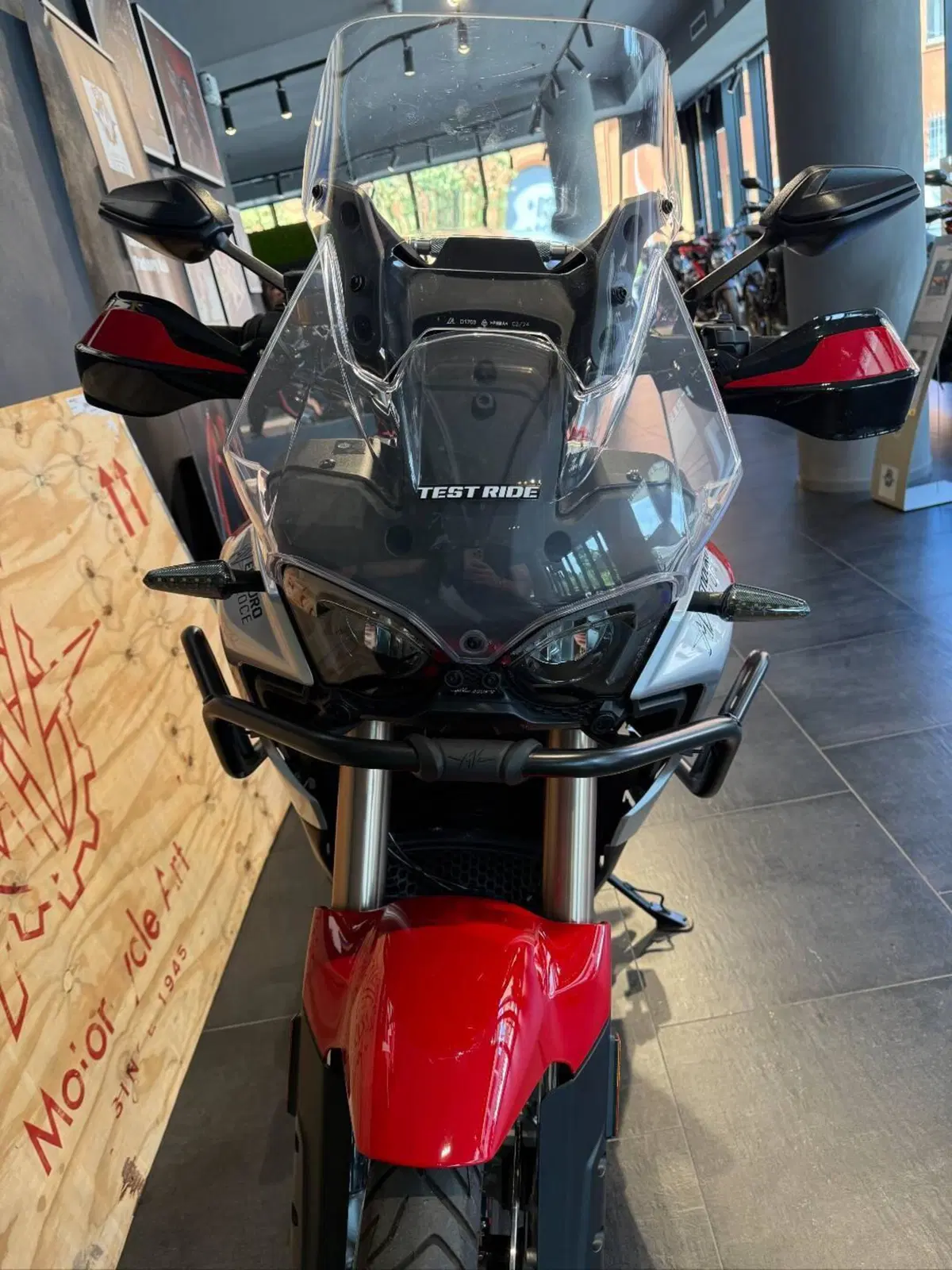 MV Agusta LXP Enduro Veloce (2024 - 25) (9)