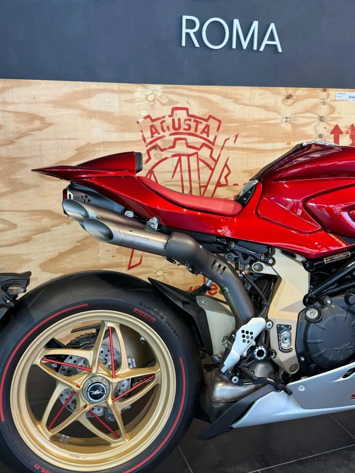 MV Agusta Superveloce 1000 Serie Oro (2024 - 26) (6)