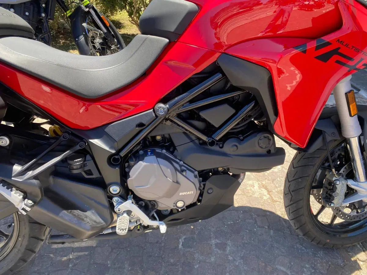Ducati Multistrada V2 S (2022 - 24) (10)