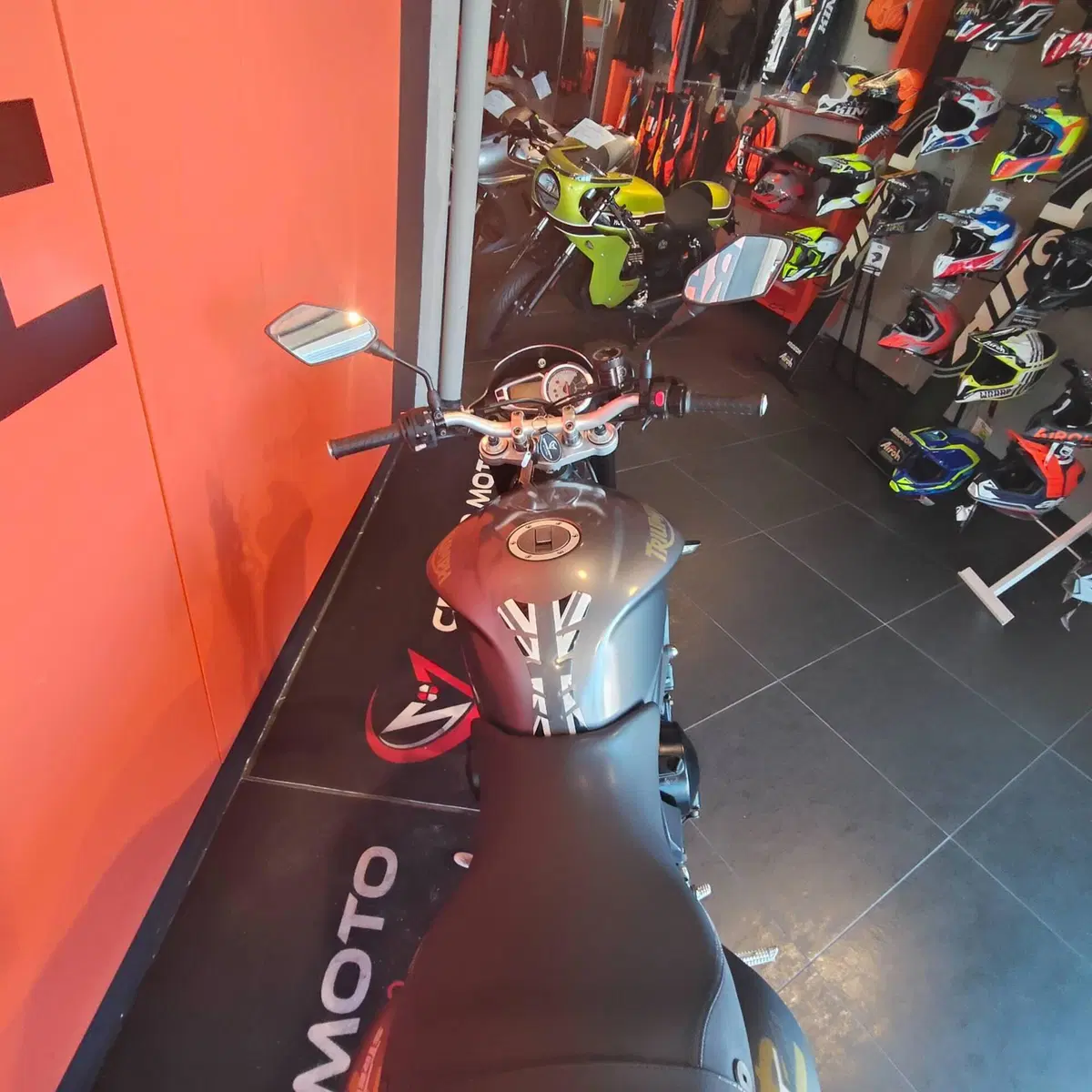 Triumph Street Triple (2007 - 12) (3)