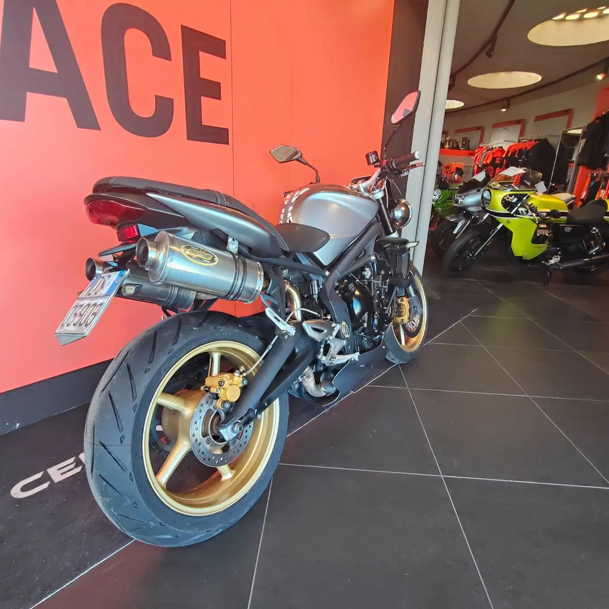 Triumph Street Triple (2007 - 12) (5)