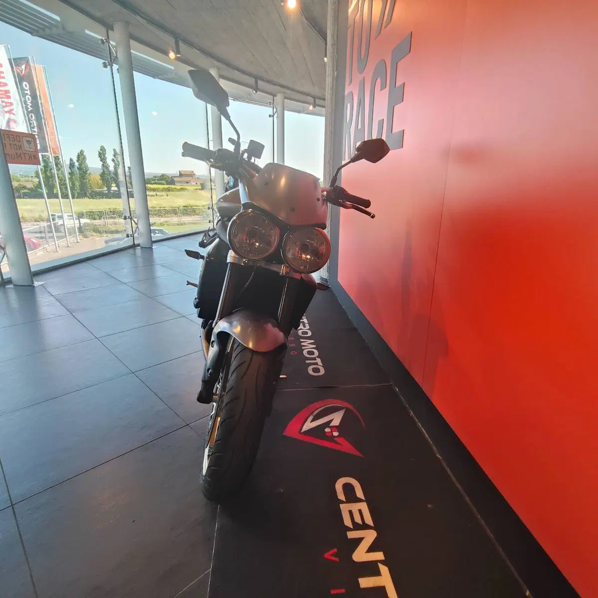Triumph Street Triple (2007 - 12) (7)
