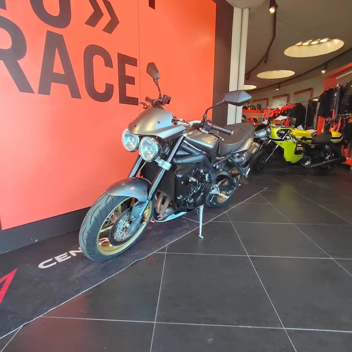 Triumph Street Triple (2007 - 12) (9)