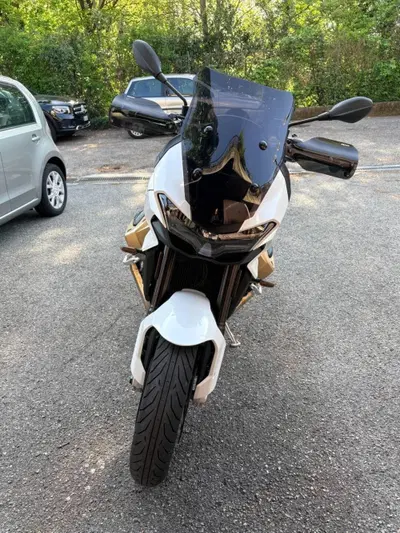 Moto Guzzi V100 Mandello (2022 - 24) usata