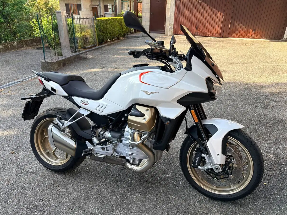 Moto Guzzi V100 Mandello (2022 - 24) (6)