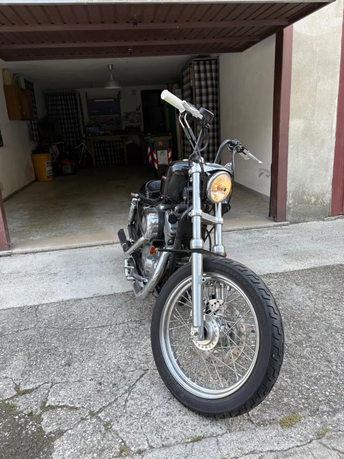 Harley-Davidson 883 Custom (2006 - 07) - XL 883C (3)